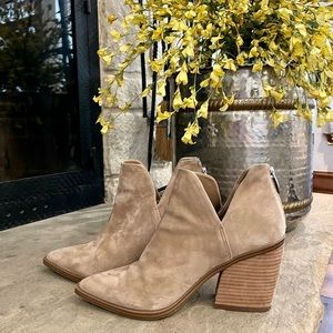 Steve Madden Tan Suede Booties Sz 8.5